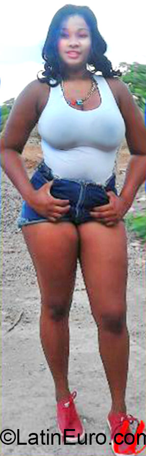 Date this good-looking Jamaica girl Marie from Kingston JM2096