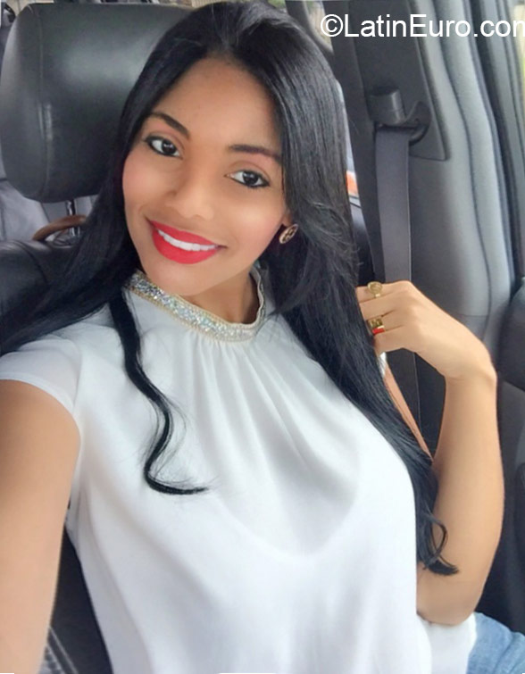 Date this young Dominican Republic girl Perla from Santo Domingo DO22629