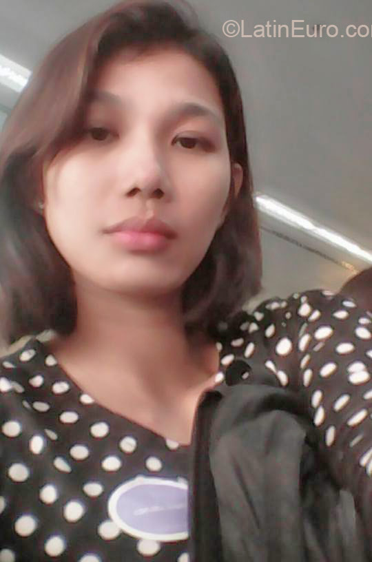 Date this voluptuous Philippines girl Mary Anne from San Pablo PH795