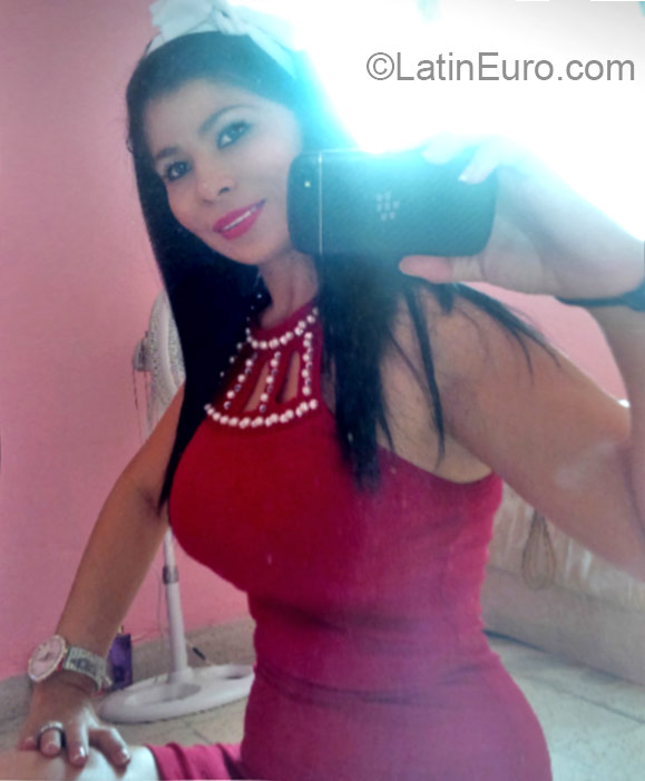 Date this lovely Honduras girl Maritza from Tegucigalpa HN1584