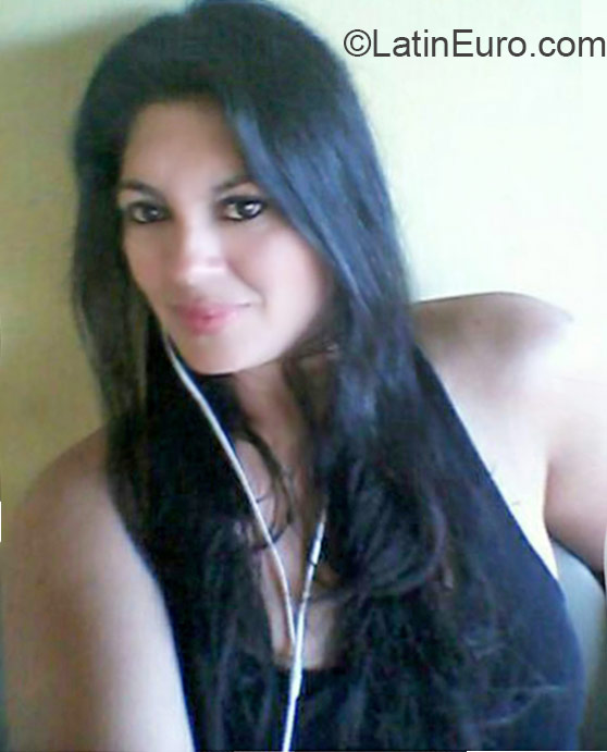 Date this happy Honduras girl Lorena from San Pedro Sula HN1587