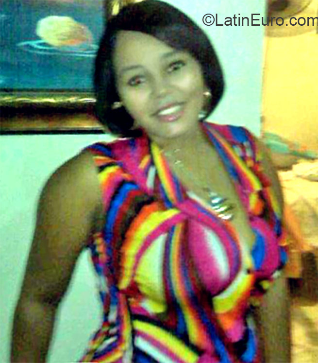 Date this charming Dominican Republic girl Libalkis from Santo Domingo DO22749