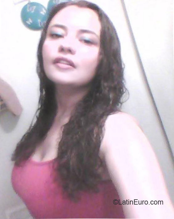 Date this beautiful Colombia girl Maria from Bogota CO17768