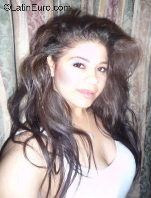 Date this nice looking Panama girl Yubelkia from Panama City PA644