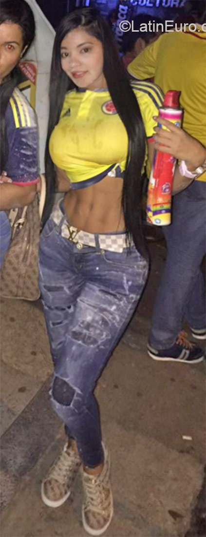 Date this funny Colombia girl Rosana from Bogota CO17769