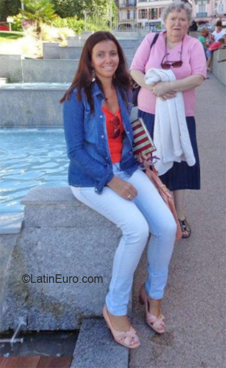 Date this athletic Brazil girl Leia from Uberlandia BR9406