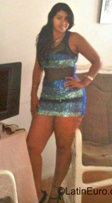 Date this voluptuous Dominican Republic girl Yanieri from Santo Domingo DO22825