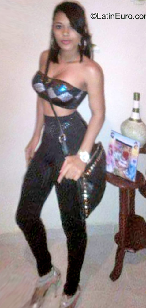Date this hot Dominican Republic girl Leidy from San Francisco de Macoris DO22845