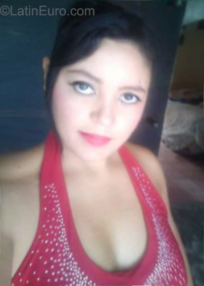 Date this tall Honduras girl Vicky from Tegucigalpa HN1609