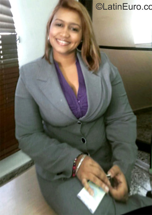 Date this gorgeous Dominican Republic girl Amelia from Hato mayor del rey DO22857