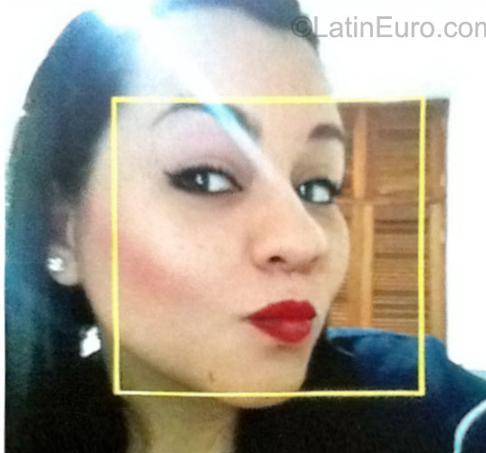 Date this good-looking Colombia girl Lina from Medellin CO17797