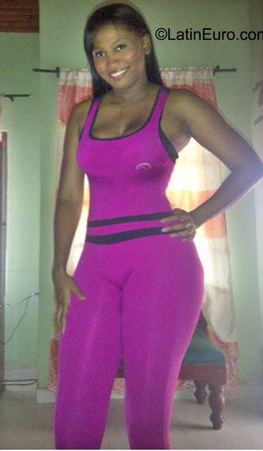 Date this happy Colombia girl Antonia from Turbo CO17801