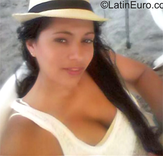 Date this delightful Colombia girl Mary from Barranquilla CO17803
