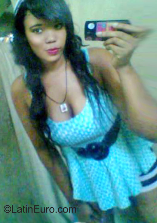 Date this georgeous Dominican Republic girl Ariany from Santo Domingo DO22881