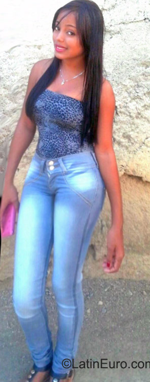 Date this passionate Dominican Republic girl Wendy from Santo Domingo DO22892
