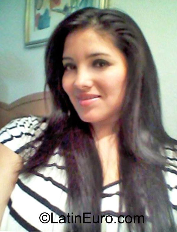 Date this voluptuous Mexico girl Martha from Matamoros MX1445