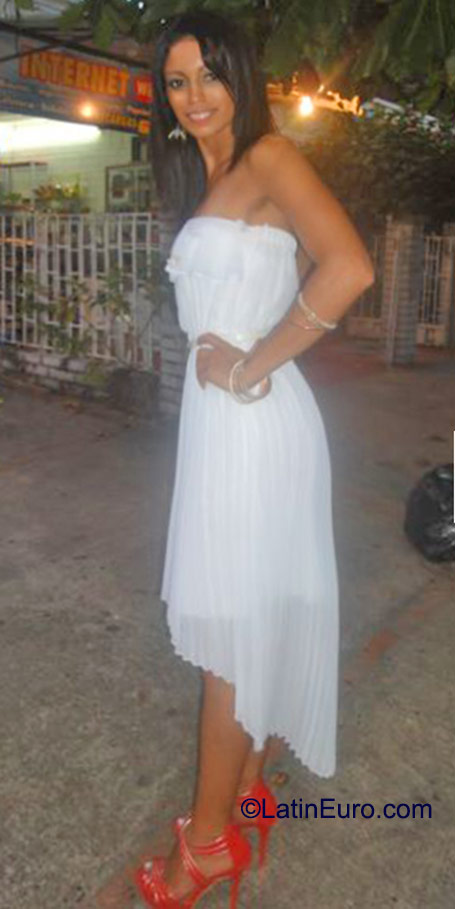 Date this lovely Colombia girl Nasley from Yopal CO17829