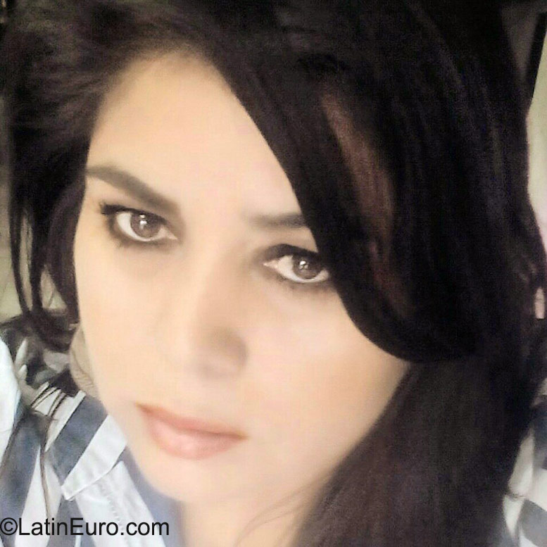 Date this beautiful Honduras girl Glovey from Tegucigalpa HN1642