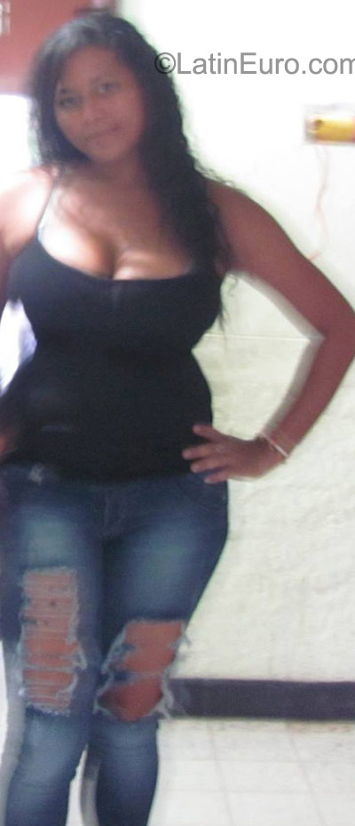 Date this beautiful Colombia girl Berenice from Barranquilla CO18502