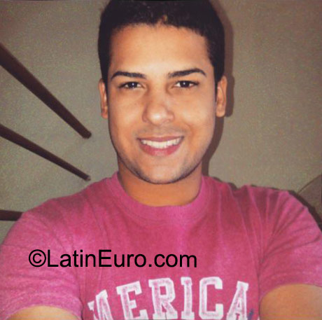 Date this fun Dominican Republic man Leury from Santo Domingo DO23007