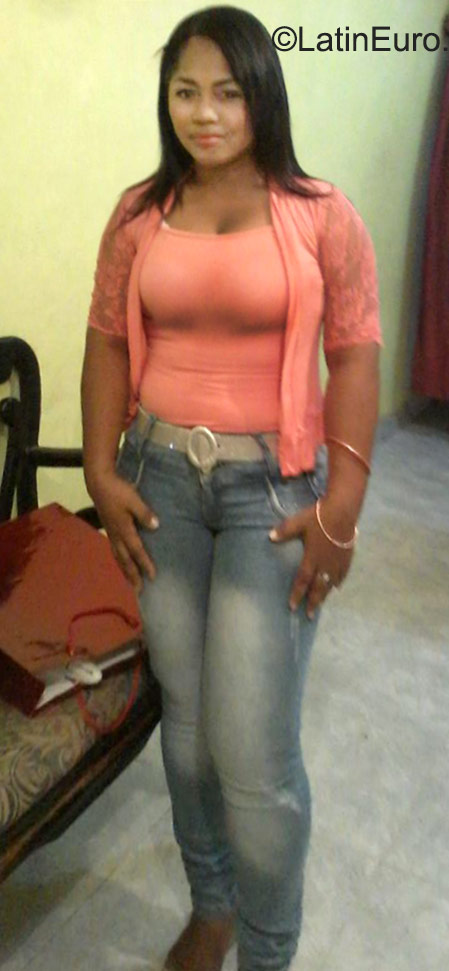 Date this delightful Colombia girl Doly from Cartagena CO17880