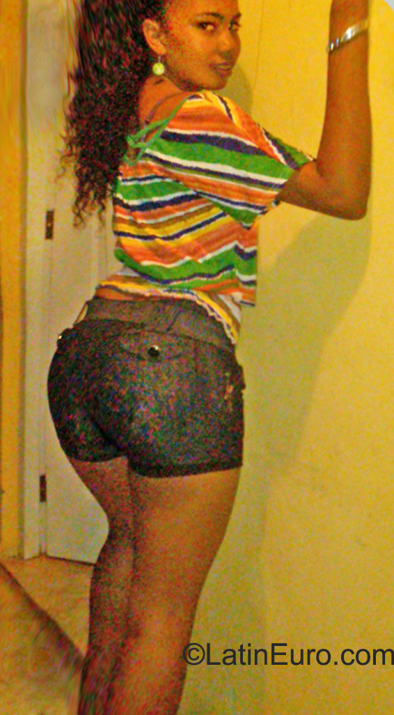 Date this hot Dominican Republic girl Branda from Higuey DO23017
