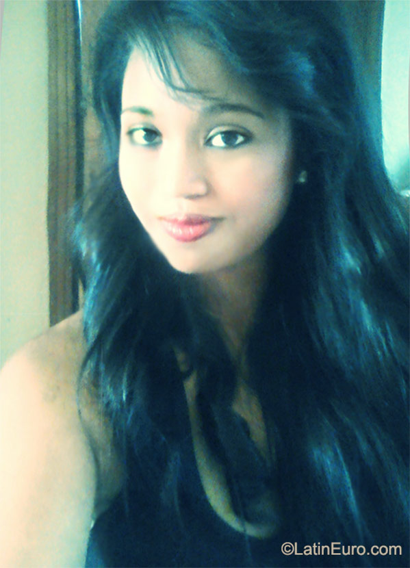 Date this tall Honduras girl Fanny from Tegucigalpa HN2220