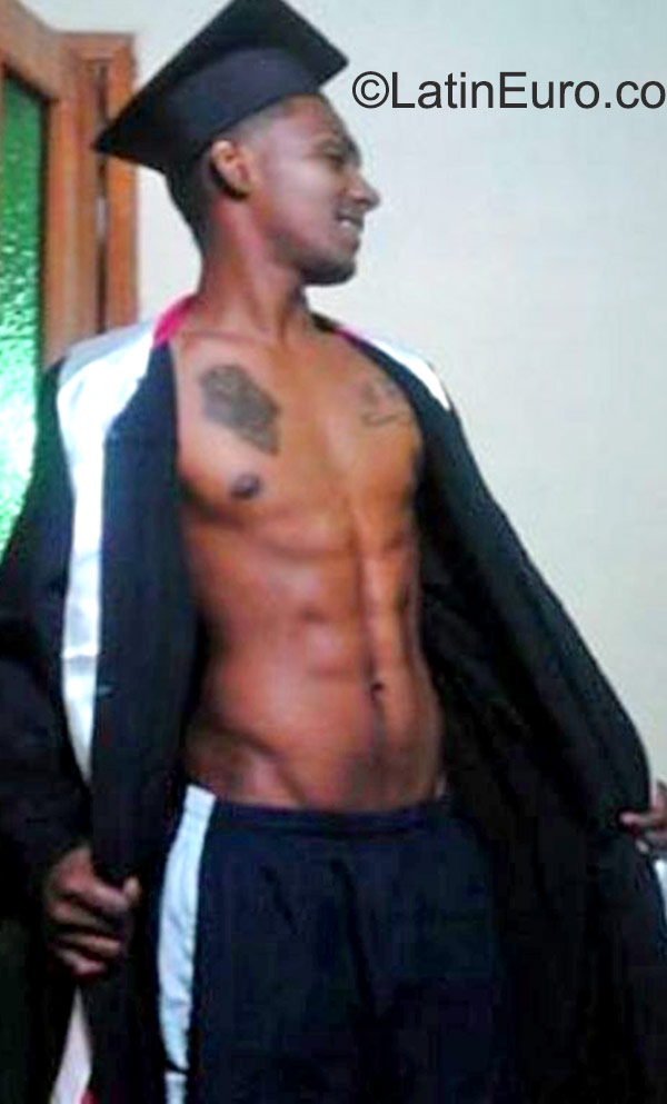 Date this foxy Venezuela man Jhoinerliendo from Caracas VE607