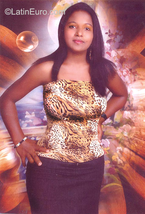 Date this athletic Dominican Republic girl Dominiga from San Pedro de Marcoris DO23027
