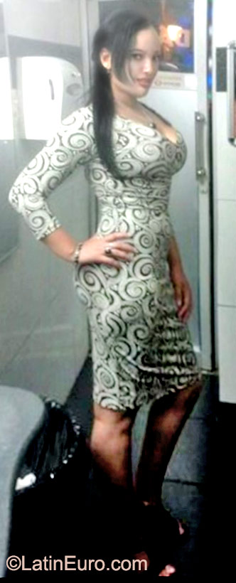 Date this georgeous Dominican Republic girl Estrella from Santo Domingo DO23040