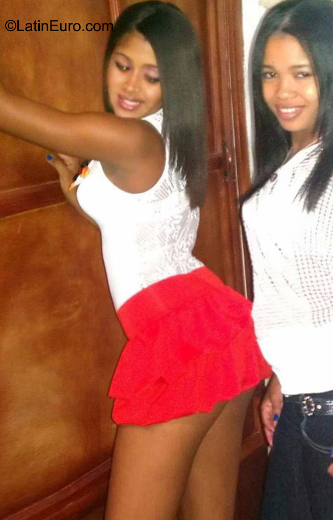 Date this hot Dominican Republic girl Yani from Santo Domingo DO23057
