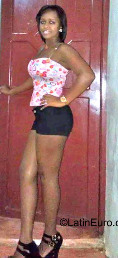 Date this stunning Dominican Republic girl Veronica from Santo Domingo DO23060