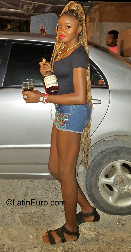 Date this delightful Jamaica girl Caroline from Montego bay JM2136