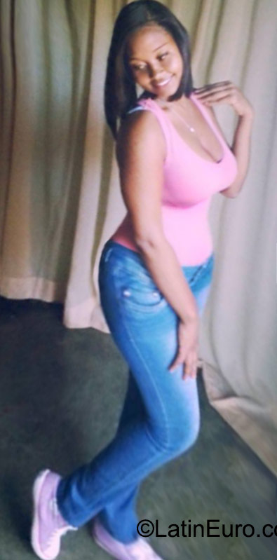 Date this beautiful Dominican Republic girl Leidi from Higuey DO23070