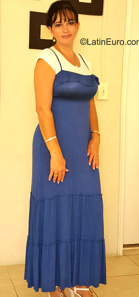 Date this stunning United States girl Luz from Miami US16415