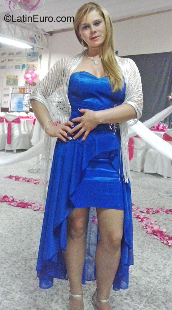 Date this lovely Colombia girl Luz from Bogota CO17938