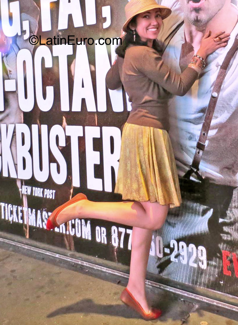 Date this sensual Colombia girl Gaby from Medellin CO17940