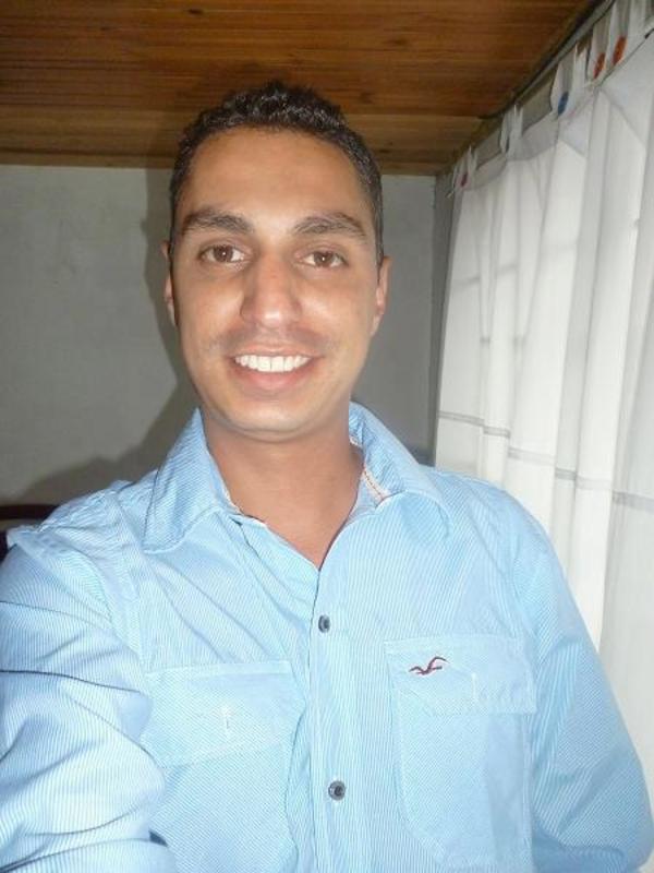 Date this exotic Colombia man David from Manizales CO17958
