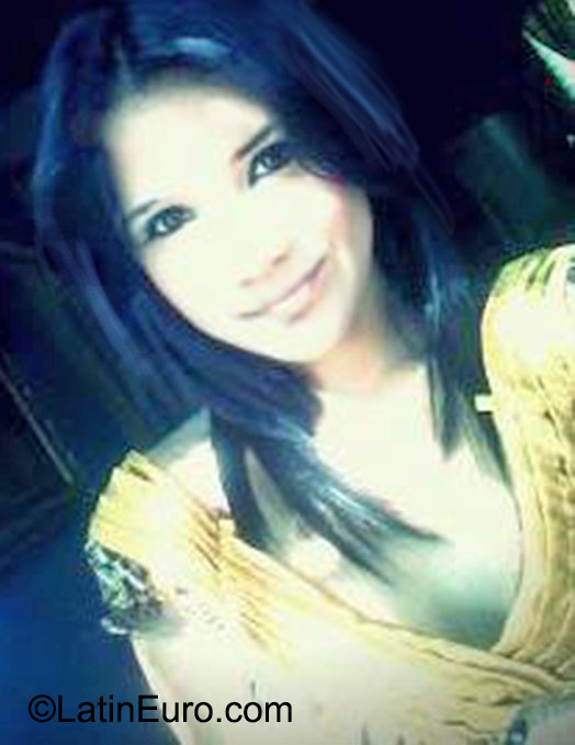 Date this funny Venezuela girl Yinibeth from Caracas VE624