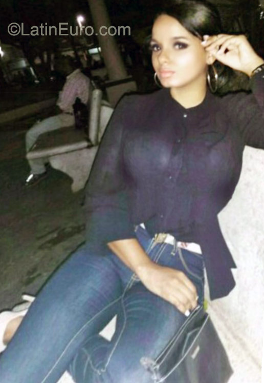 Date this foxy Dominican Republic girl Eva cristina from Nagua DO23145