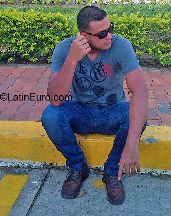 Date this fun Colombia man Alexander from Pereira CO17978