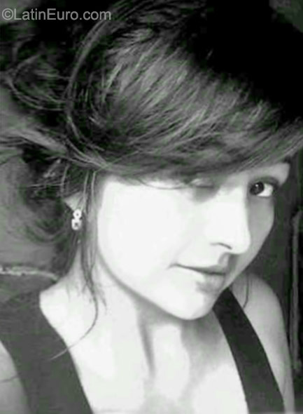 Date this lovely Honduras girl Isis from Tegucigalpa HN1690