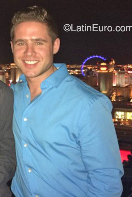 Date this nice looking United States man Website451 from Boston US16468