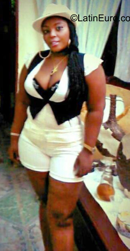Date this voluptuous Dominican Republic girl Raisa from La Romana DO23255