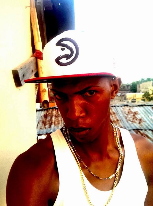 Date this happy Dominican Republic man Piter from Santo Domingo DO23263