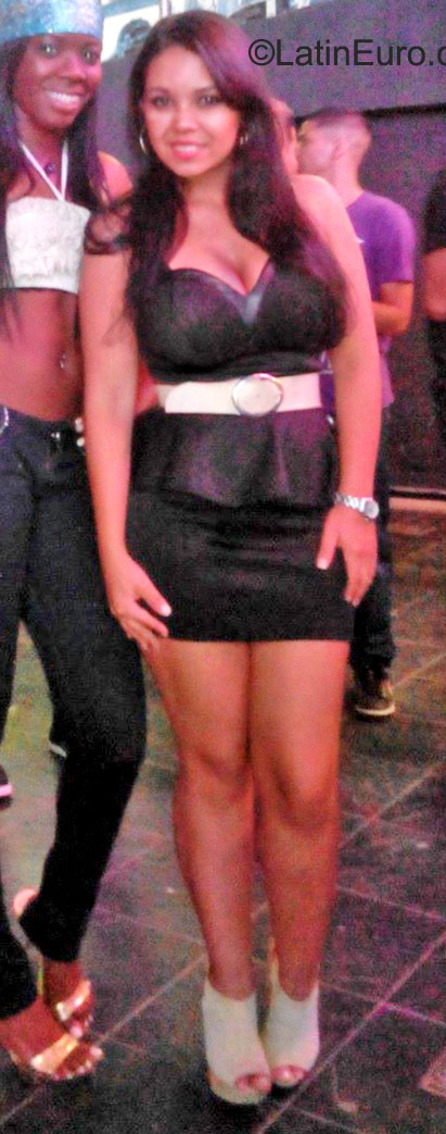 Date this foxy Colombia girl Tiffany from Cali CO18019