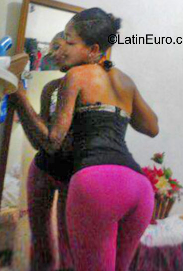 Date this hard body Dominican Republic girl Rosany from Santo Domingo DO23267