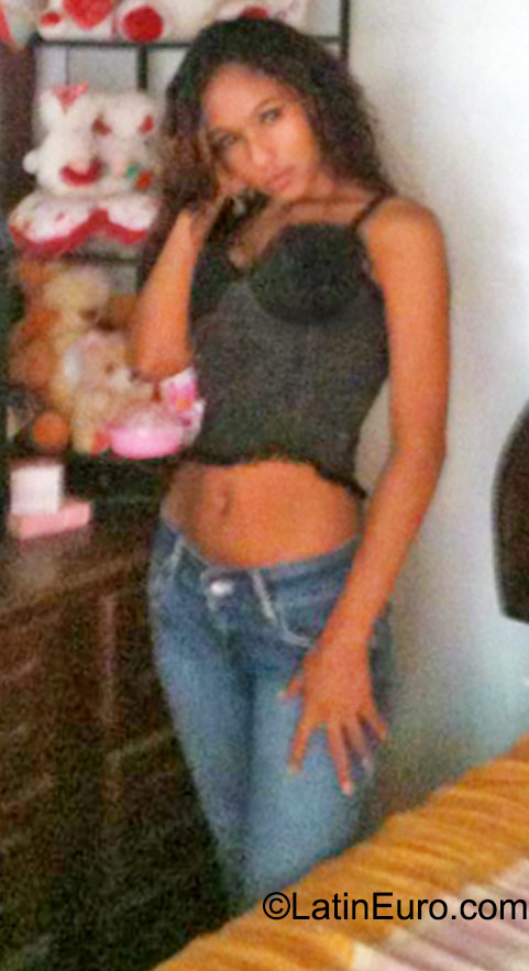 Date this voluptuous Dominican Republic girl Marisa from Santo Domingo DO23268