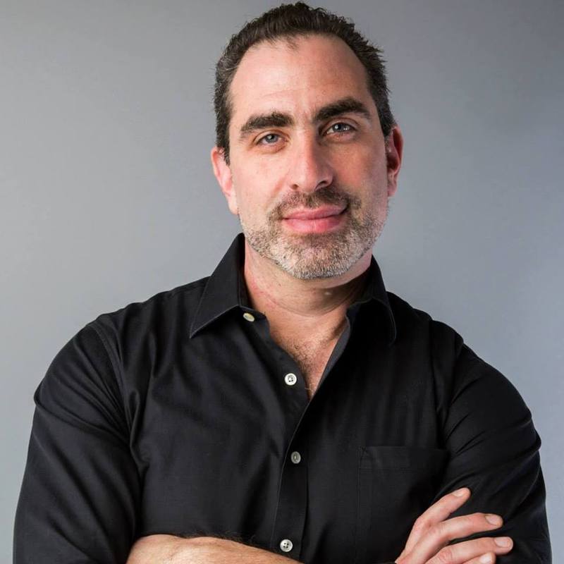 Date this happy United States man Robert from Santa Monica US16479