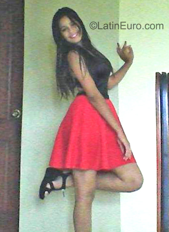 Date this charming Dominican Republic girl Rosa from Santo Domingo DO23297